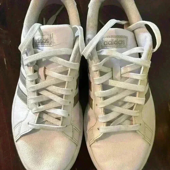 EUC Men’s Adidas Grand Court 2.0 Sneakers. 
Men’s Size 8. - Picture 3 of 7